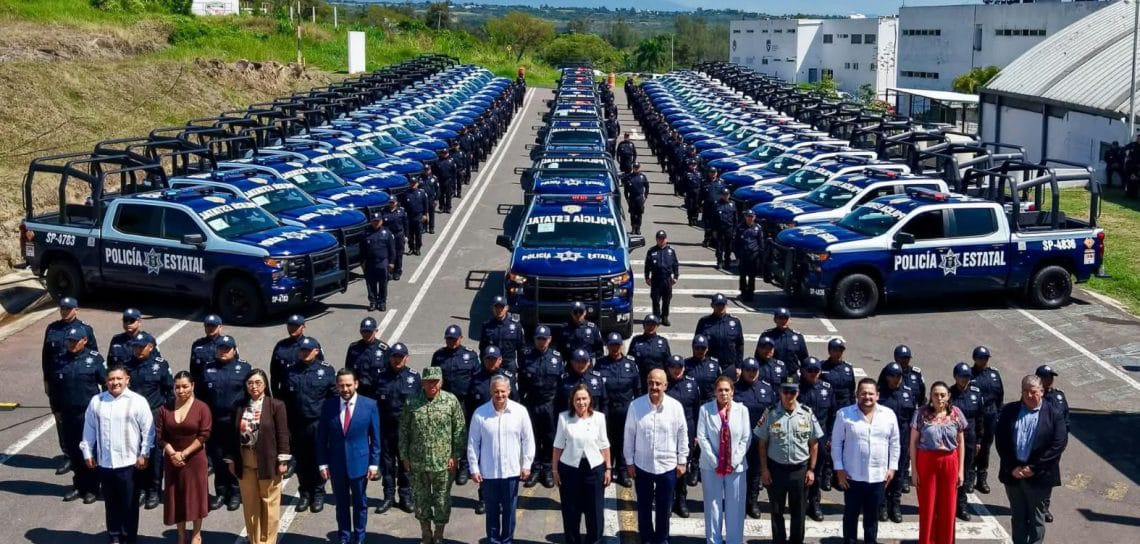 Entrega gobernadora Rocío Nahle patrullas y equipamiento a SSP por más de 180 mdp