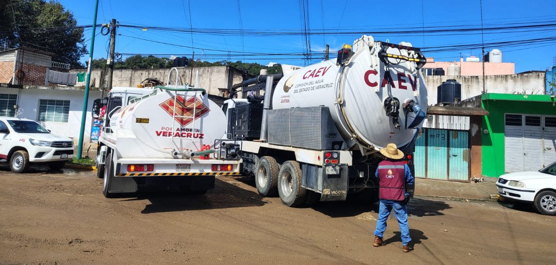 Continúan labores de limpieza y evaluación de daños tras lluvias en Xalapa, Tlalnelhuayocan, Banderilla y Tlaltetela