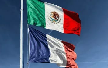 Francia da crédito a México de 113 millones de dólares para su transición energética