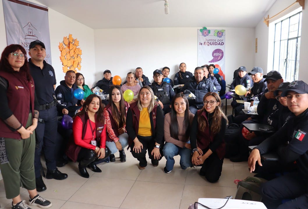 Personal del municipio de Cuautepec se capacitan con taller de contención emocional